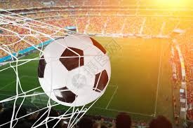 默特萨克、于大宝观战梅州U15vs浙江U15，并与小球员互动